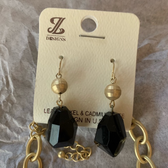 Black & Gold Necklace and Earring Set - Picture 3 of 7